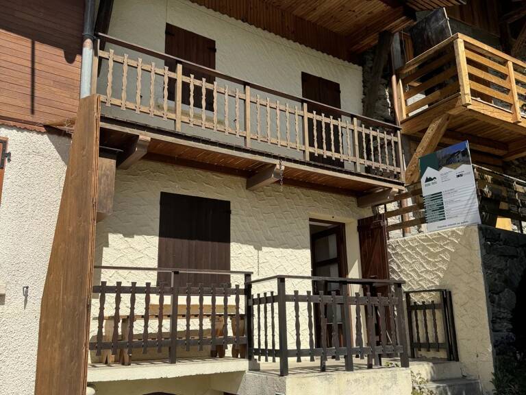 EXCLUSIVITÉ - MAISON DE VILLAGE TINCAVE — photo 1