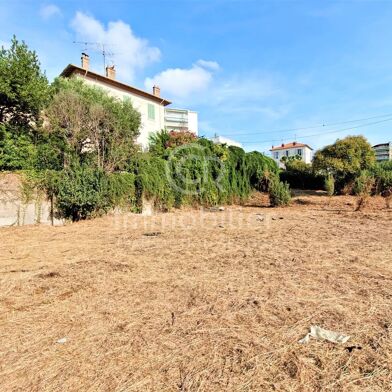 Terrain 636 m²