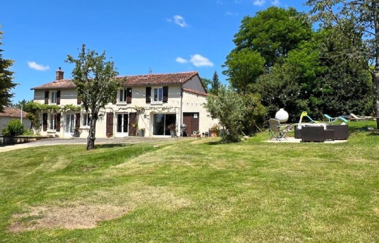 maison 5 pièces 147 m2 à vendre à Nanteuil-en-Vallée (16700)