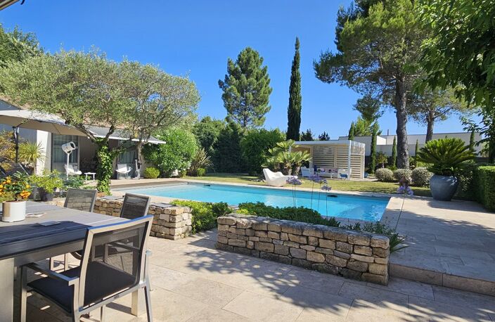 Villa — photo 2