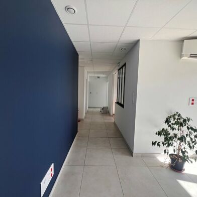 Commerce 348 m²