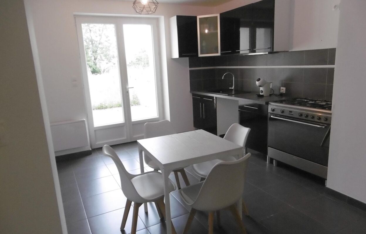 maison 4 pièces 82 m2 à vendre à Segré-en-Anjou Bleu (49500)