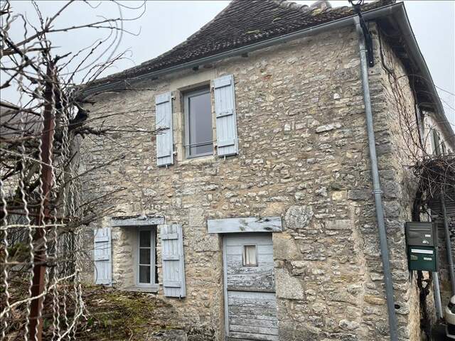 Maison en pierre de 3 pièces principales — photo du bien
