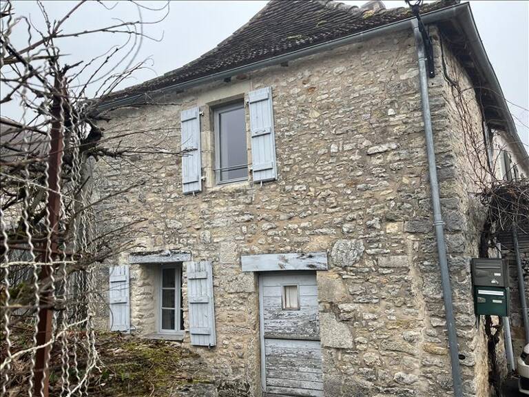 Maison en pierre de 3 pièces principales — photo 1