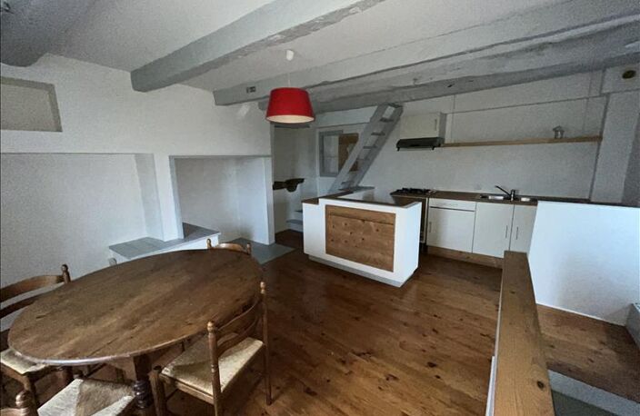 Maison en pierre de 3 pièces principales — photo 3