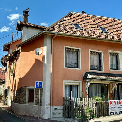 Maison 7 pièces 217 m²