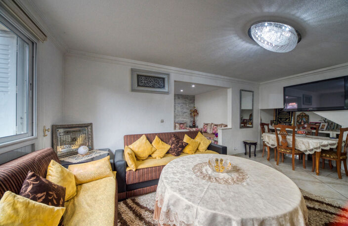 94 m2 (3/4 chambres) + 96 m2 jardin, très bon état, prox tram — photo 4