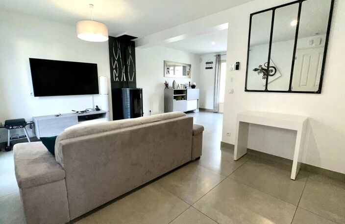 Vente maison 4 pièces 95 m² Périgny (94520) — photo 2