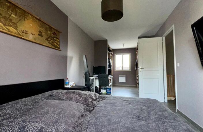 Vente maison 4 pièces 95 m² Périgny (94520) — photo 5