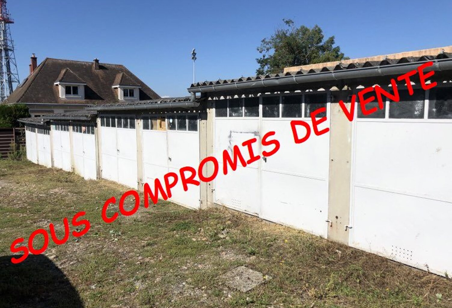 Garage — photo 1