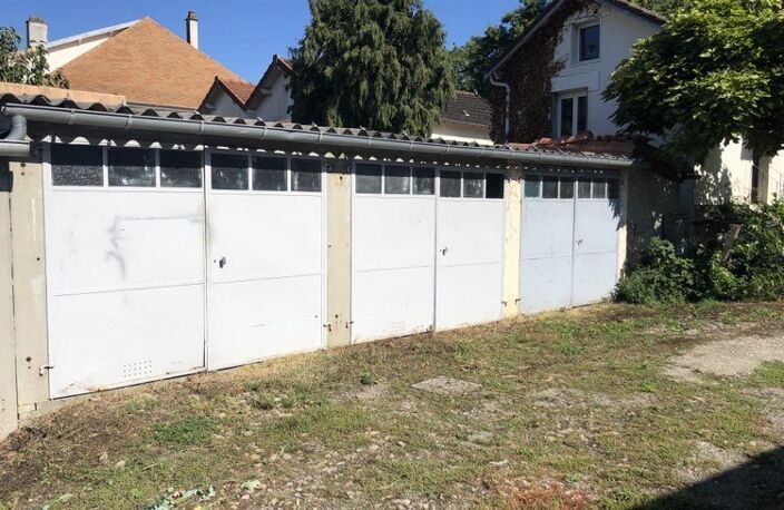 Garage — photo 2