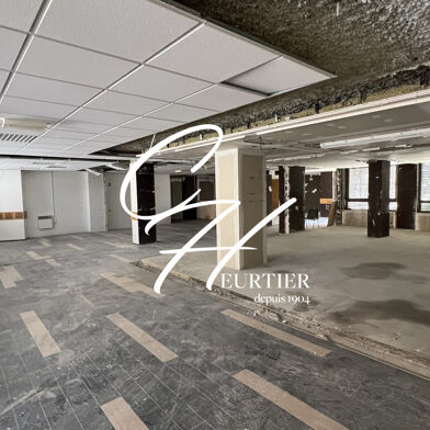 Commerce  367500 €