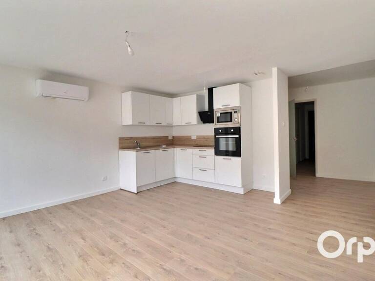 TRETS Appartement de type 3/4 - 60m2 avec balcon — photo 1