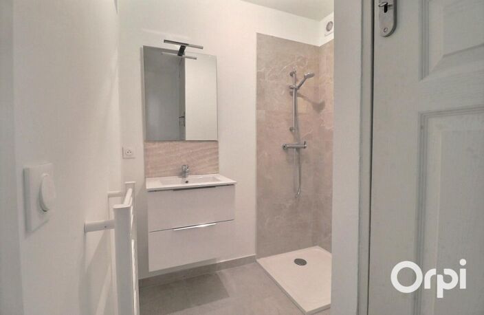 TRETS Appartement type 3 entièrement rénové - 61m2 — photo 3
