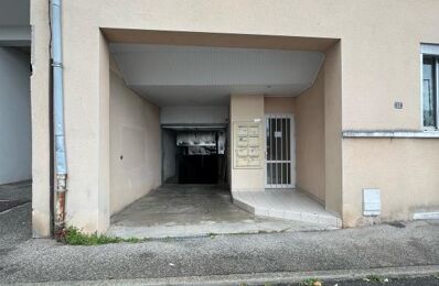 garage  pièces  m2 à louer à Rodez (12000)