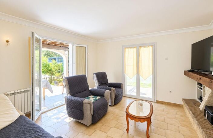 Maison familiale climatisée de 163 m² avec garage, ateliers et terrain de 918m² — photo 3