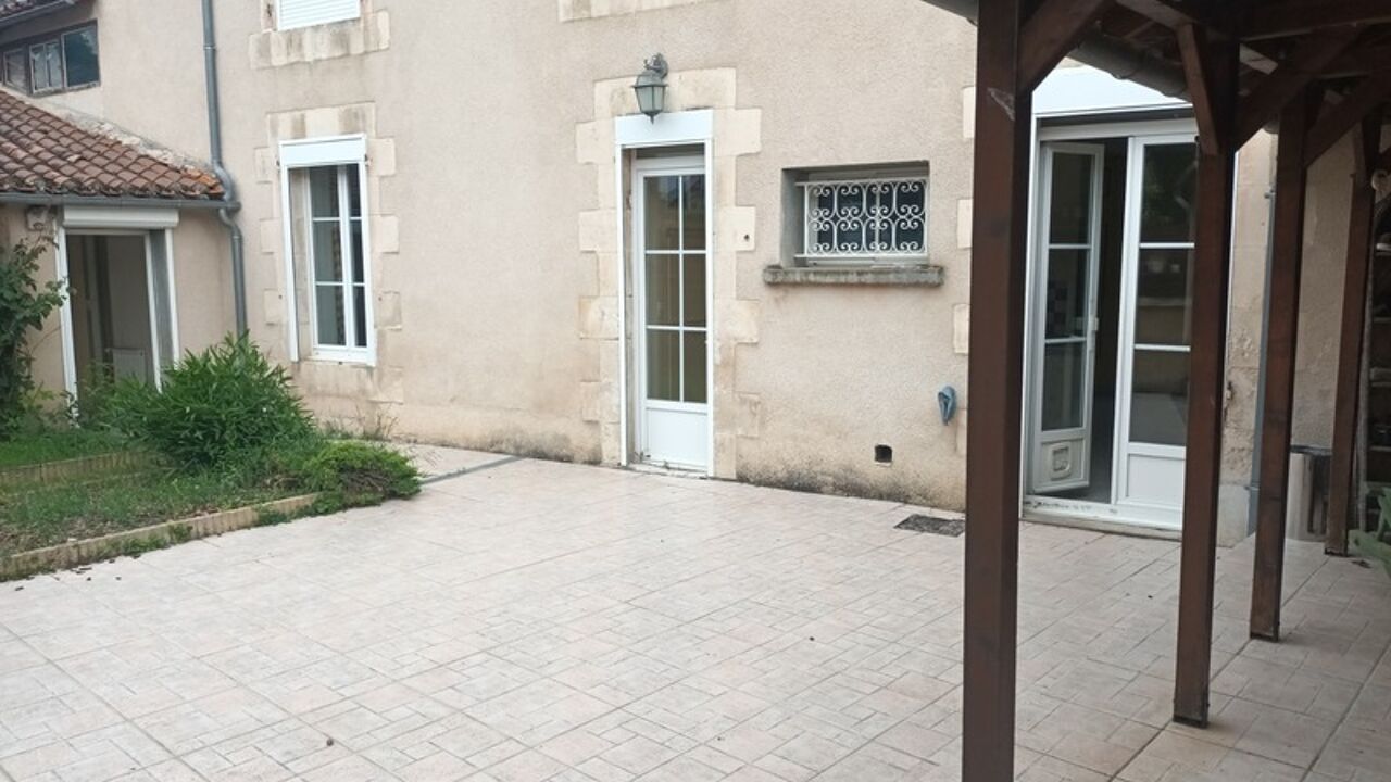 maison 14 pièces 285 m2 à vendre à Montmorillon (86500)