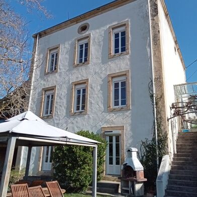 Maison 8 pièces 260 m²