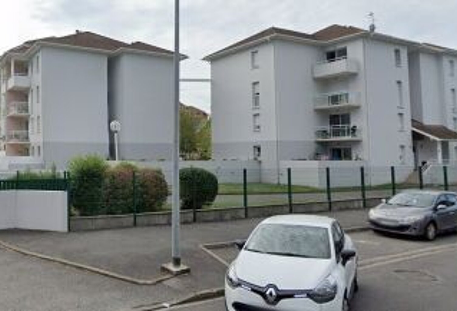 STATIONNEMENT EN SOUS SOL - quartier des Lilas — photo 1