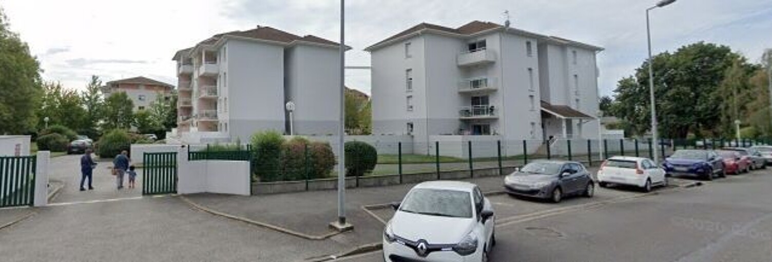 Garage   m² à louer à Pau (64000)