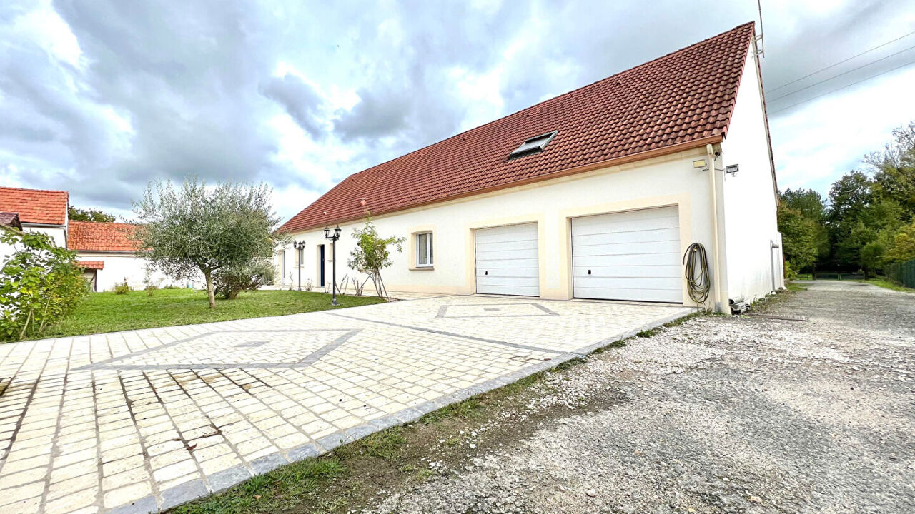 maison 7 pièces 277 m2 à vendre à Fay-Aux-Loges (45450)