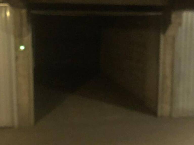 Garage en sous-sol Place Ollier — photo 1