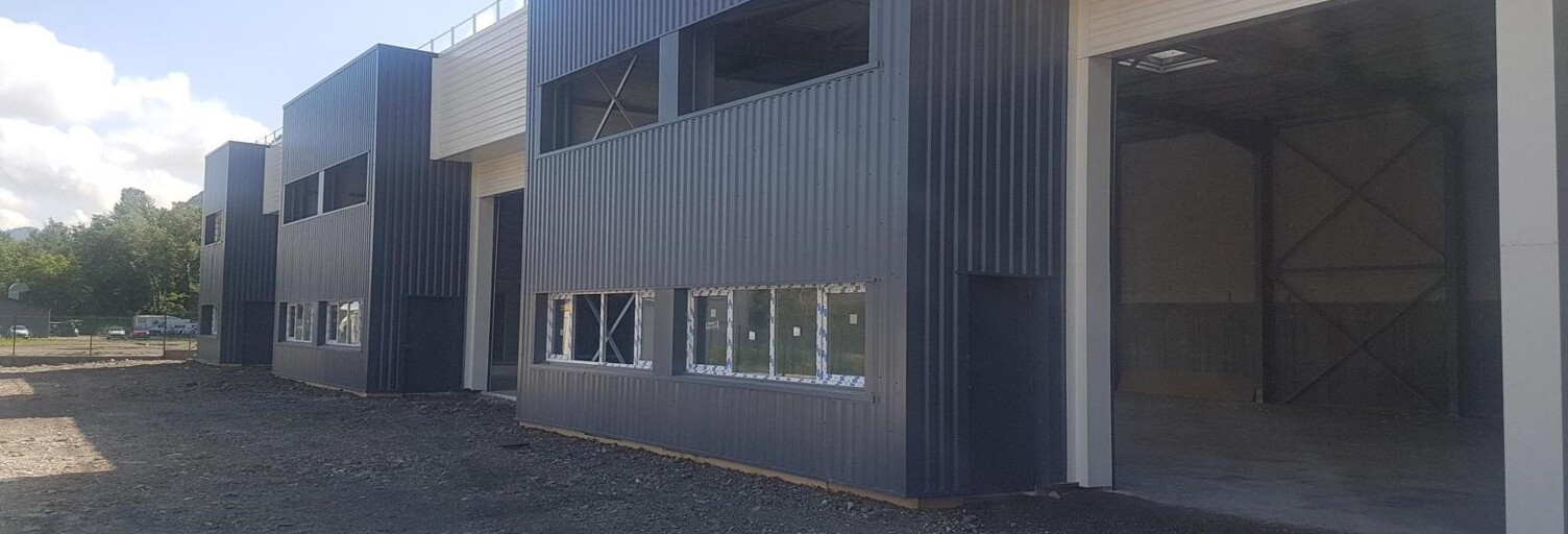 Local industriel  320 m² à louer à Saint-Georges-de-Commiers (38450)