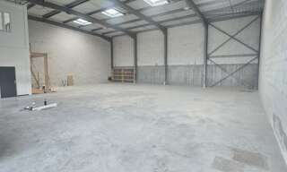 Local industriel  320 m² à louer à Saint-Georges-de-Commiers (38450)