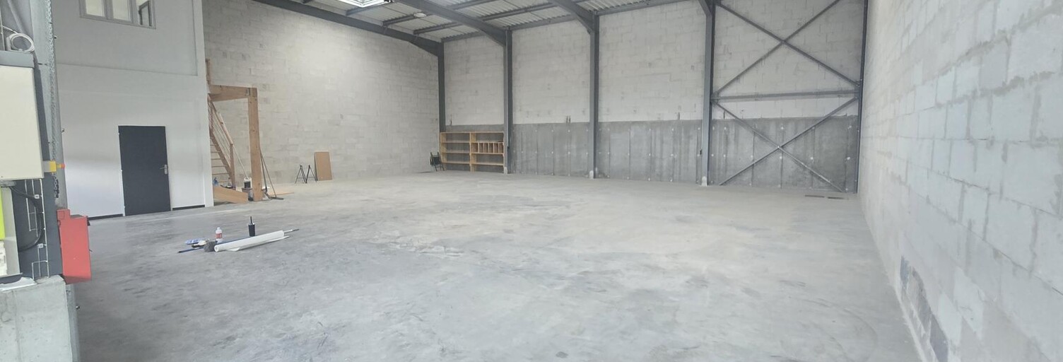 Local industriel  320 m² à louer à Saint-Georges-de-Commiers (38450)