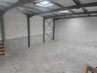 Local industriel  320 m² — photo 3