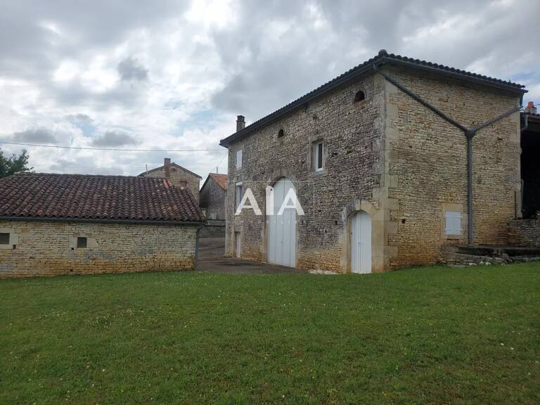 Maison de village à 10mn de Ruffec — photo 1