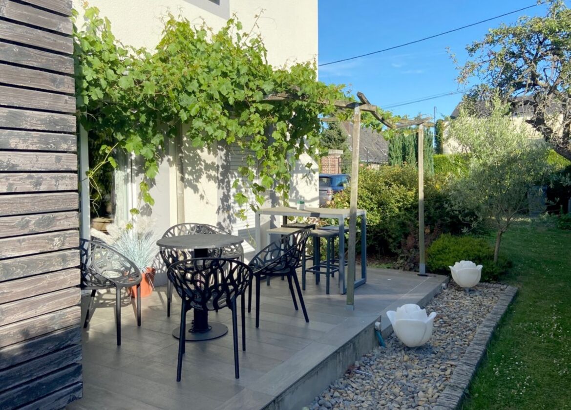 Maison contemporaine de grand standing de 230m², 6 chambres.