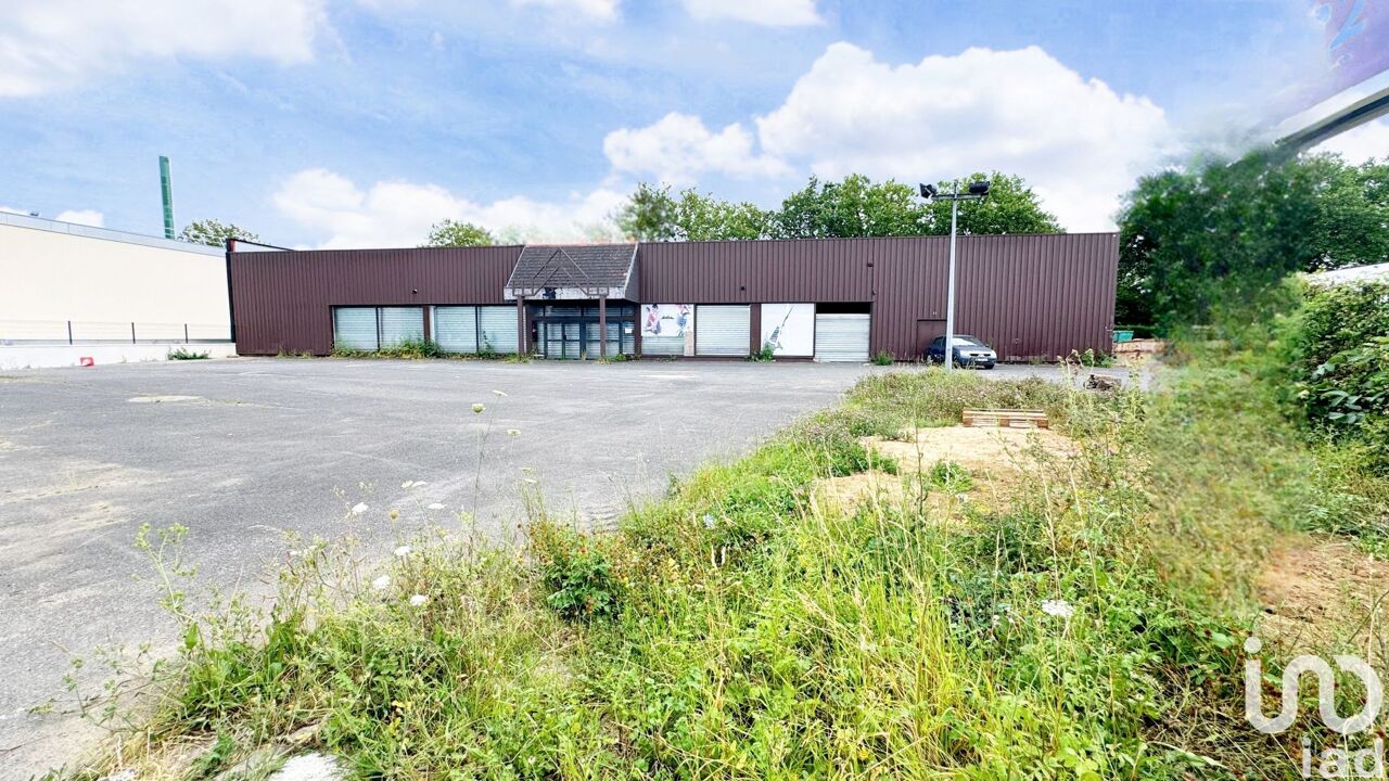 commerce  pièces 1300 m2 à louer à Saint-Germain-Lès-Corbeil (91250)