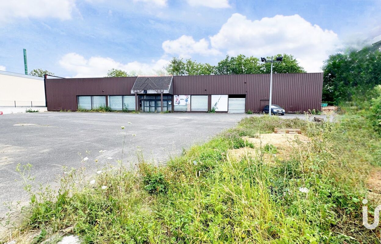 commerce  pièces 1300 m2 à louer à Saint-Germain-Lès-Corbeil (91250)