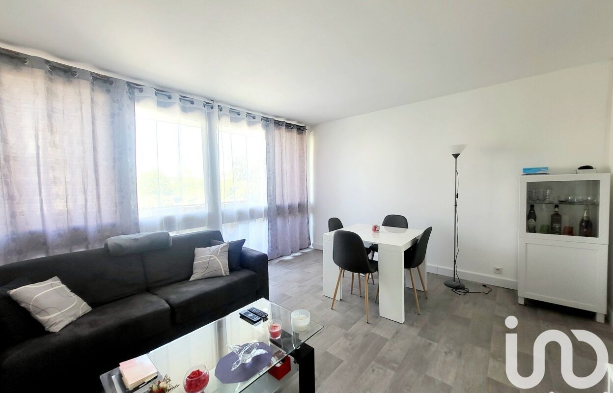 appartement 2 pièces 52 m2 à vendre à Chilly-Mazarin (91380)