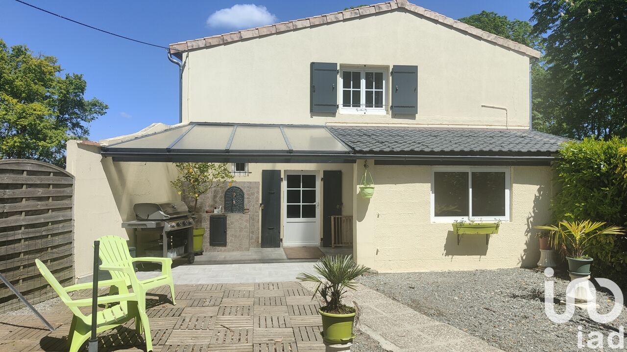 maison 6 pièces 155 m2 à vendre à Surgères (17700)