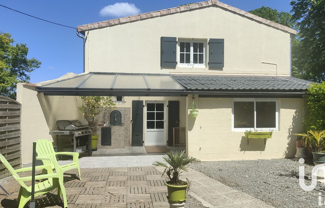 maison 6 pièces 155 m2 à vendre à Surgères (17700)