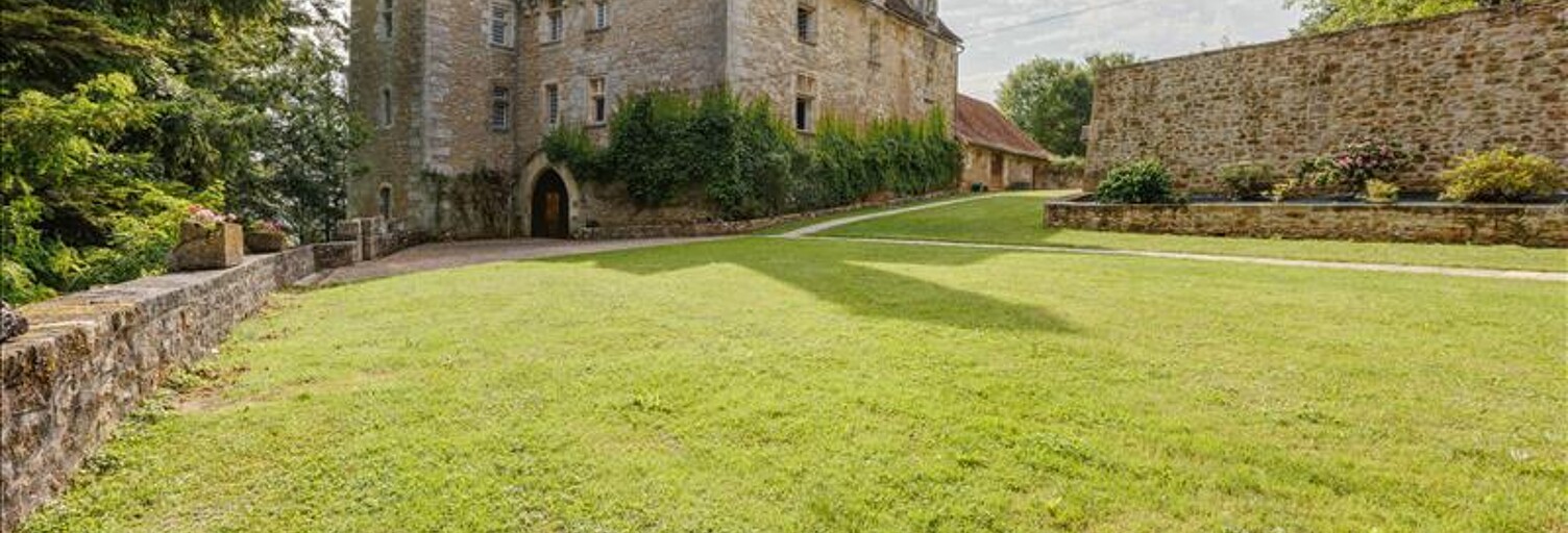 Maison 10 Pièces 490 m² à vendre à Meyssac (19500)