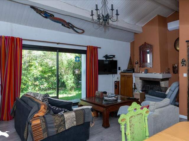 Maison en pierre de 5 pièces principales — photo du bien