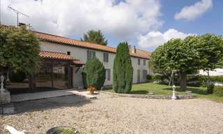 Maison 10 Pièces 251 m² à vendre à Jonzac (17500)