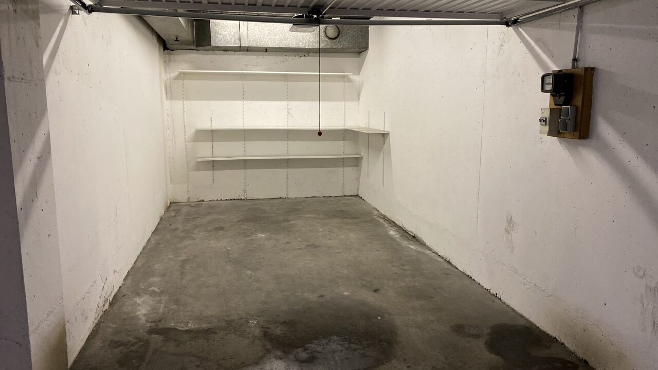 garage  pièces 17 m2 à louer à Grenoble (38100)