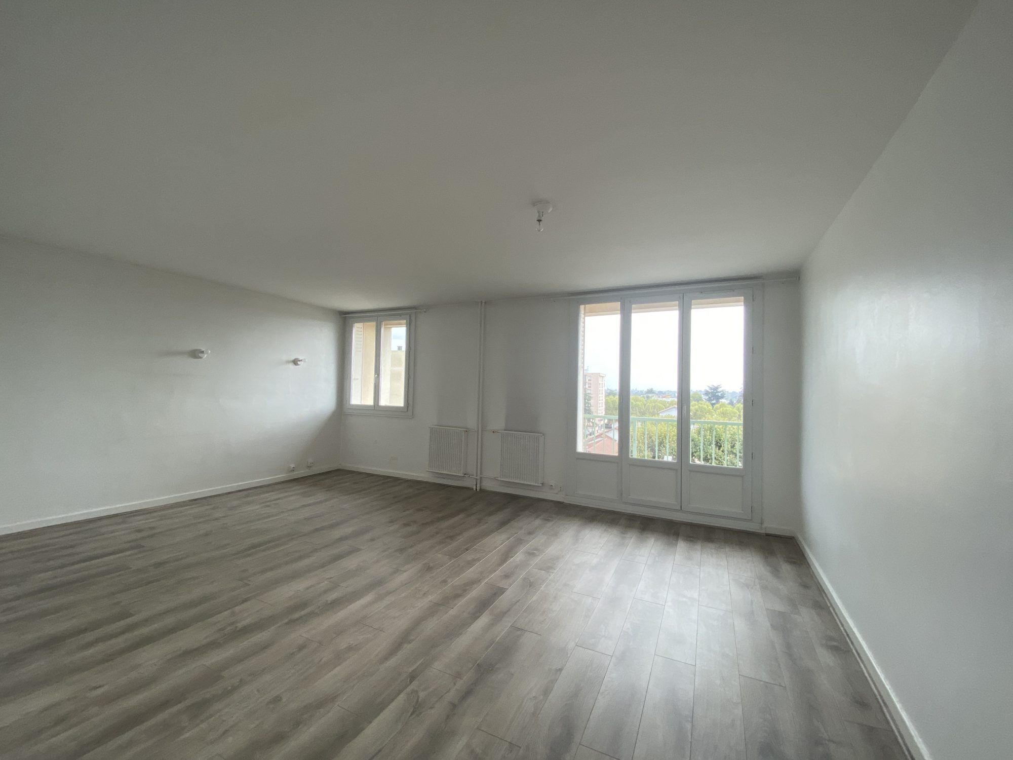 Appartement 4 pièces  à louer Romans-sur-Isère 26100