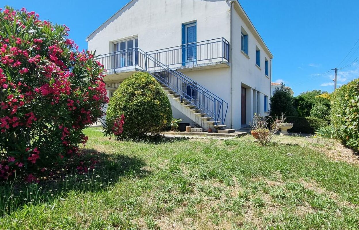 maison 6 pièces 121 m2 à vendre à Rochefort (17300)