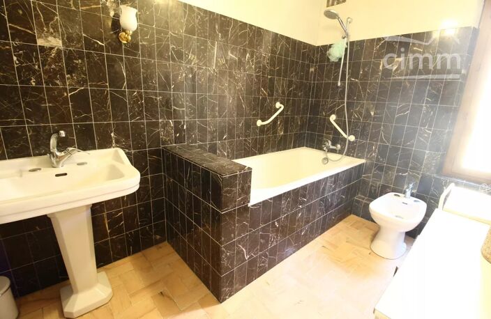 SOUS OFFRE ACHAT une maison de village 5 chambres avec une cour — photo 5
