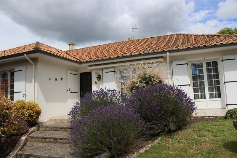 Villa / Maison 5 pièces  à vendre Bressuire 79300