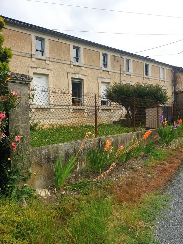 Maison de Village  6 pièces  à vendre Barbezieux-Saint-Hilaire 16300