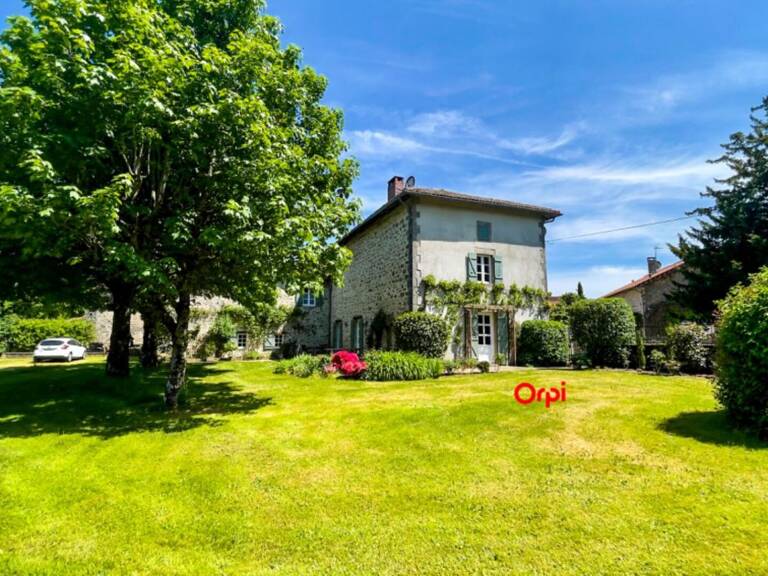 Maison Cognac La Forêt 6 pièces 198 m² — photo 1