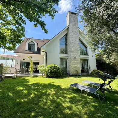 Maison 7 pièces 250 m²