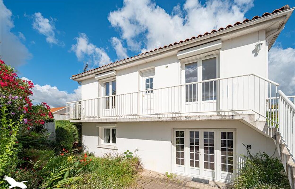 maison 6 pièces 143 m2 à vendre à Saintes (17100)