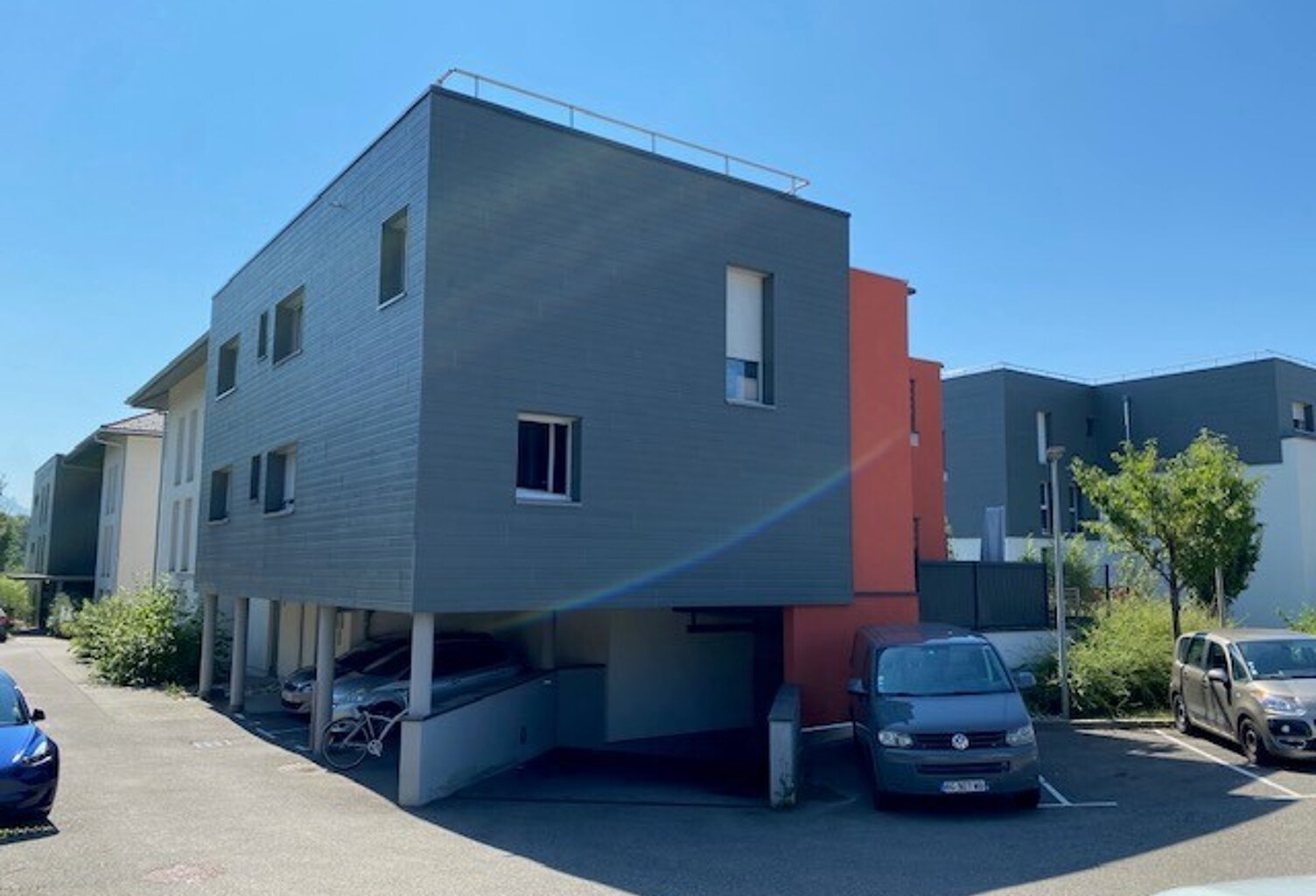 GARAGE — photo 1